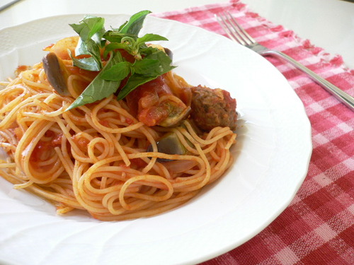 spaghettini al pomodoro e melanzane.JPG